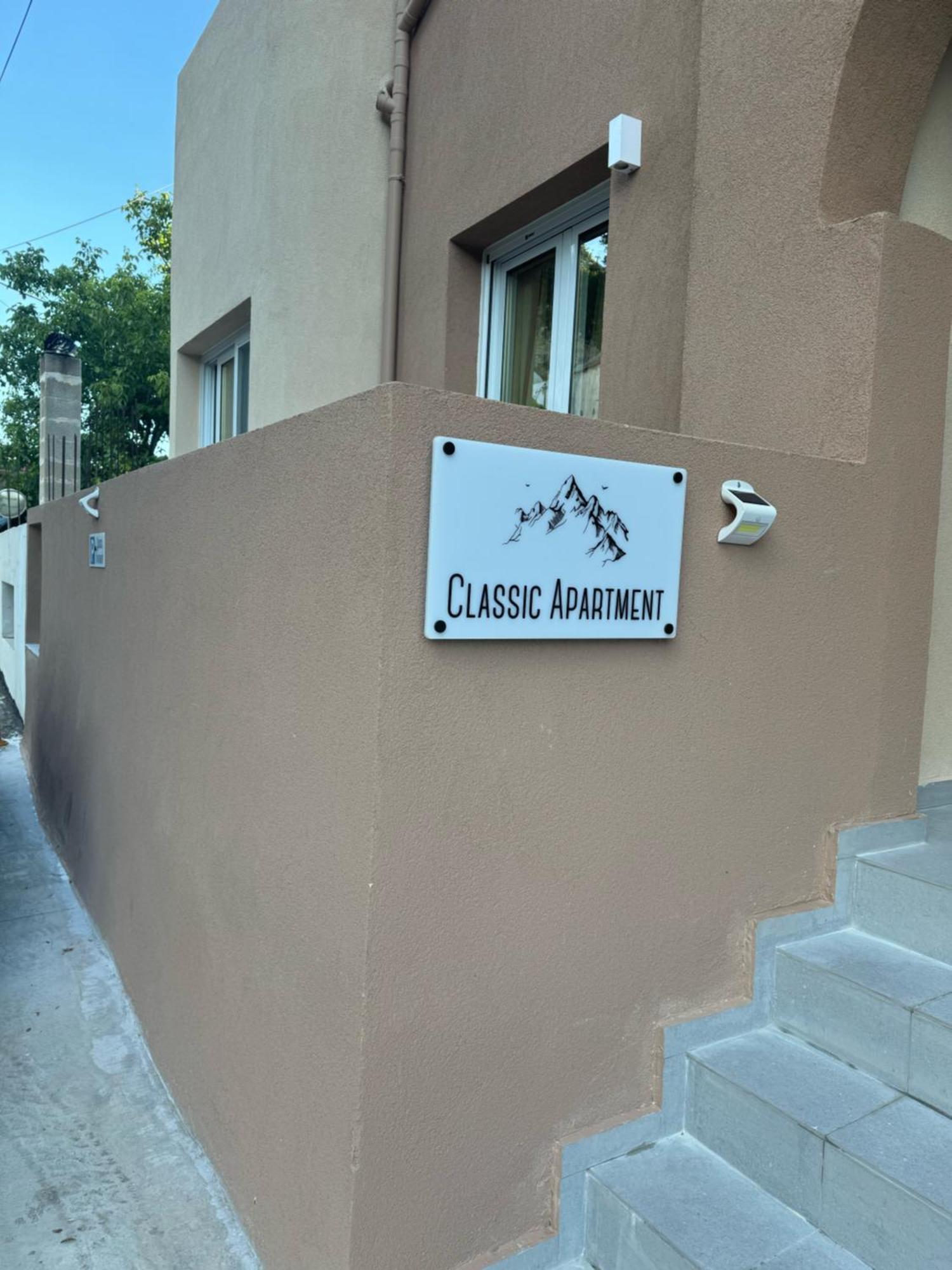 Classic Apartment Meronas Exterior photo